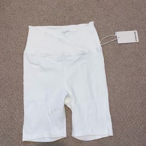 Carbon38 V Waist White Biker Shorts